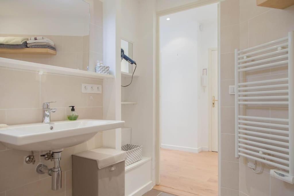 #28 1 Bdr Flat Ac Balcony Hper Central 10Mins To Beach & Old Town Nice Exteriör bild