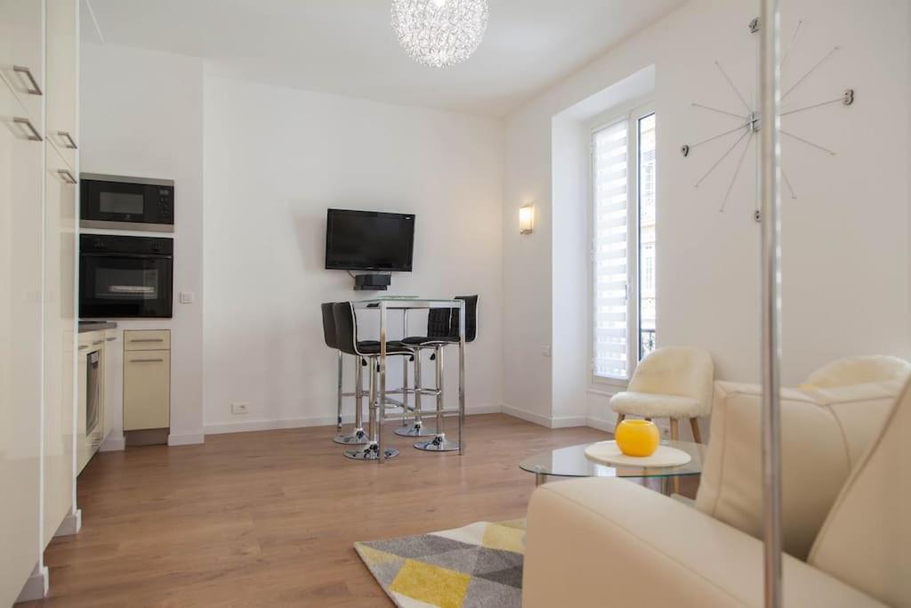 #28 1 Bdr Flat Ac Balcony Hper Central 10Mins To Beach & Old Town Nice Exteriör bild
