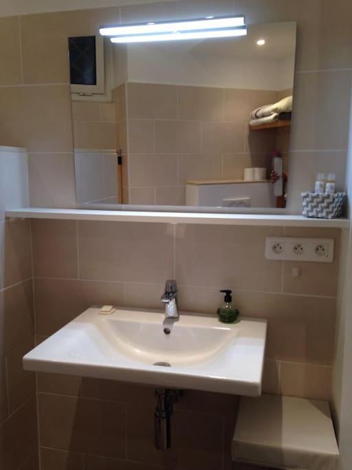 #28 1 Bdr Flat Ac Balcony Hper Central 10Mins To Beach & Old Town Nice Exteriör bild